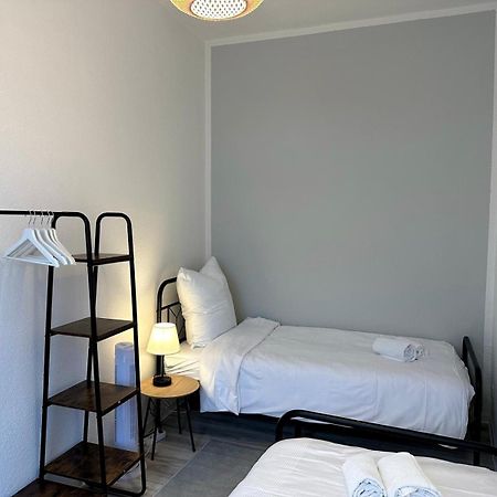 Raha Apartments - Grosses 3 Z-Apartment - Erdgeschoss - Domplatz - Vollausstattung Erfurt Luaran gambar