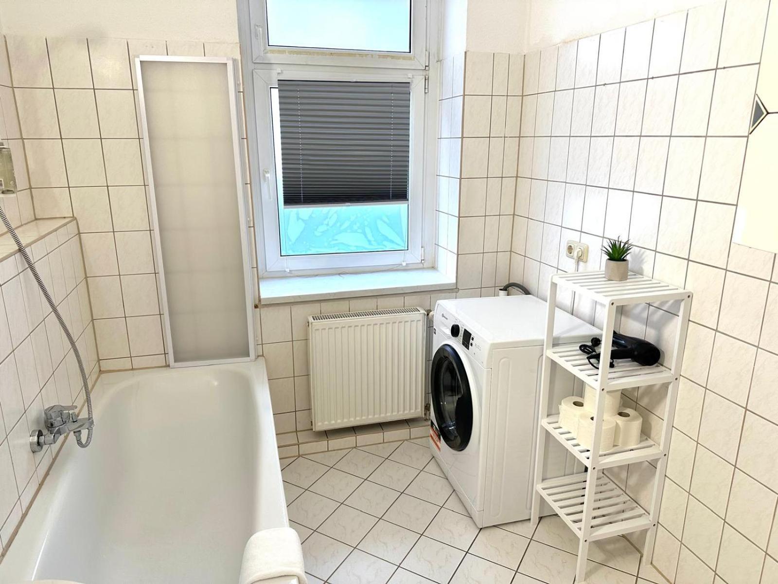 Raha Apartments - Grosses 3 Z-Apartment - Erdgeschoss - Domplatz - Vollausstattung Erfurt Luaran gambar
