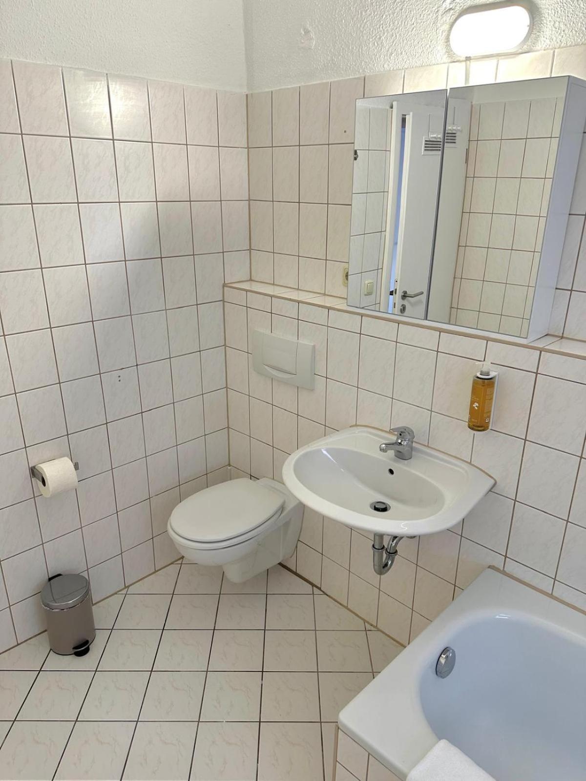 Raha Apartments - Grosses 3 Z-Apartment - Erdgeschoss - Domplatz - Vollausstattung Erfurt Luaran gambar