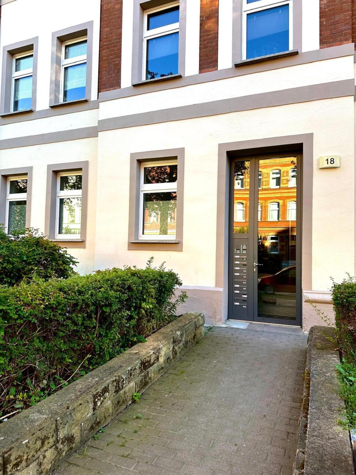 Raha Apartments - Grosses 3 Z-Apartment - Erdgeschoss - Domplatz - Vollausstattung Erfurt Luaran gambar